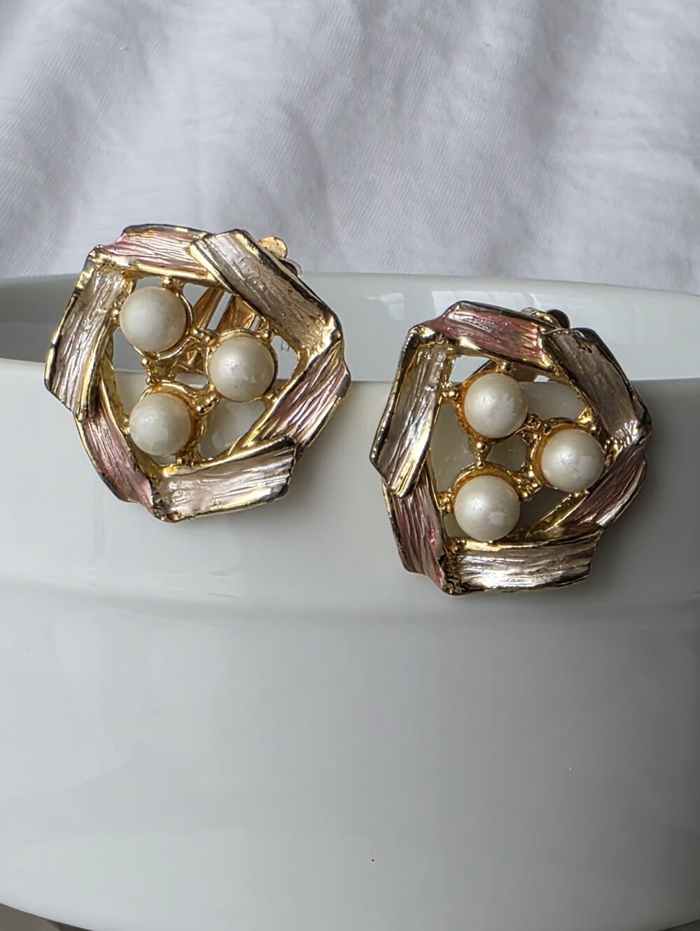 1960s Vintage Judy Lee Gold Tone  Faux Pearl And Enamel Clip-on Earrings